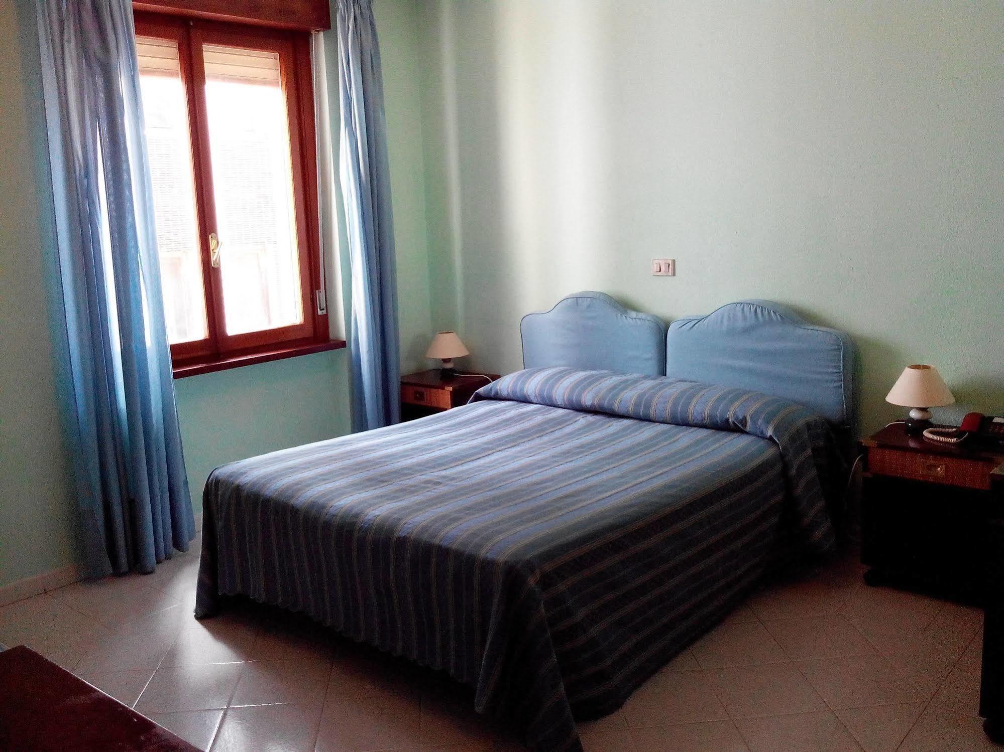 Hotel De Plam Olbia Ngoại thất bức ảnh
